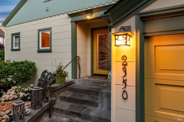 $3,898,000 | 2350 Paradise Drive, Tiburon, CA 94920