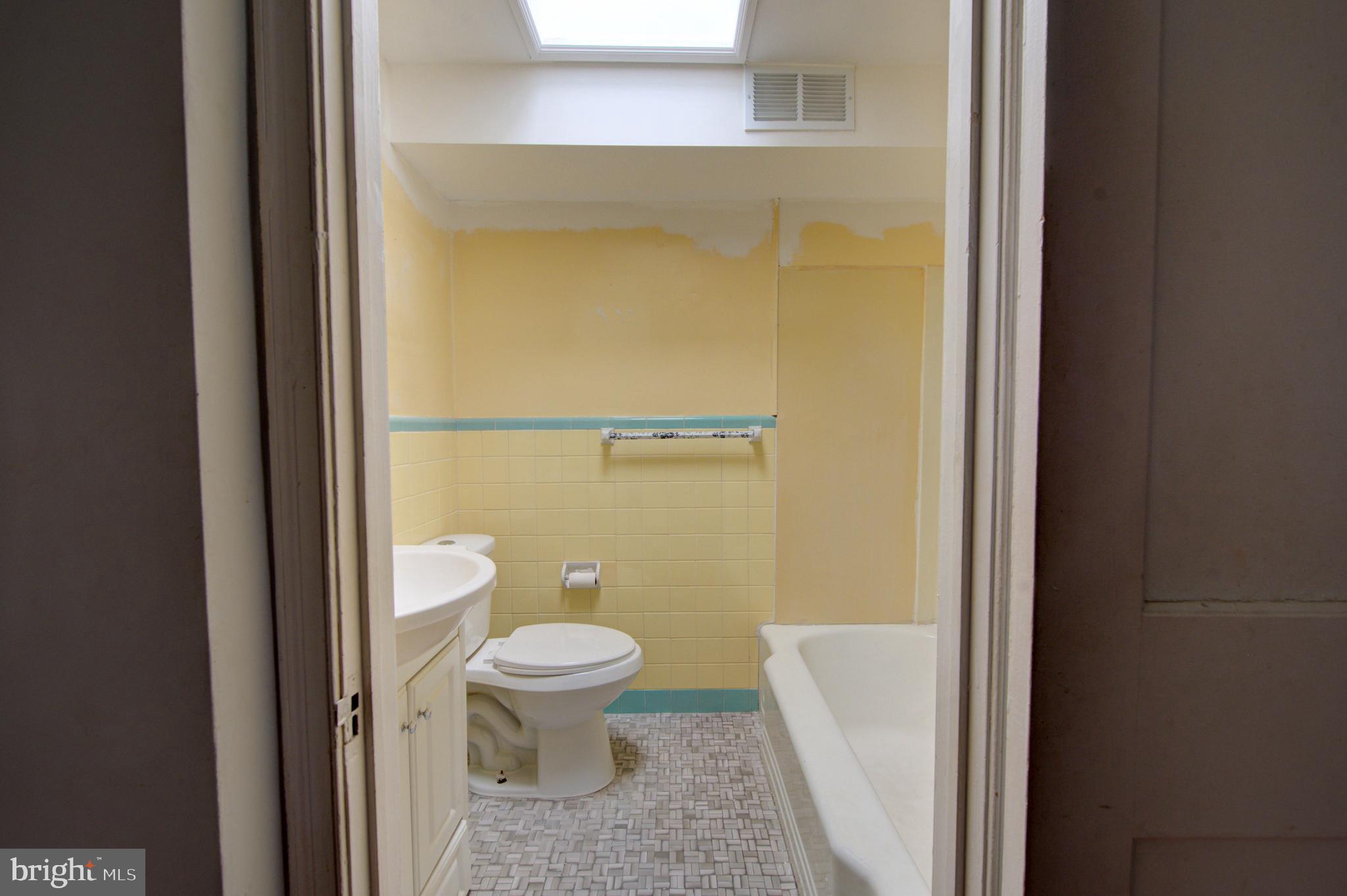 6330 Everett Street Philadelphia, PA 19149 - Photo 16 of 32