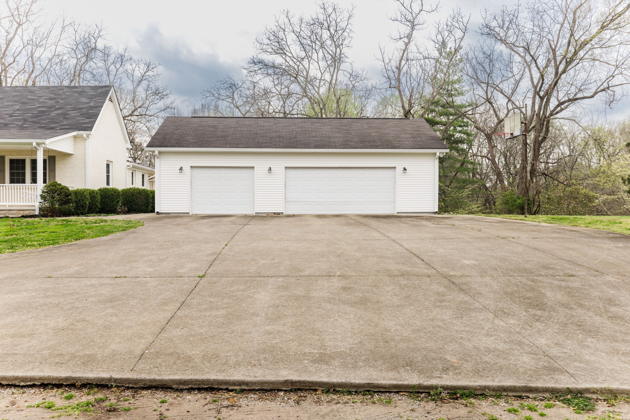 130 Kinneys School Road Springfield, TN 37172 - Photo 3 of 19 a view of a house with a outdoor space