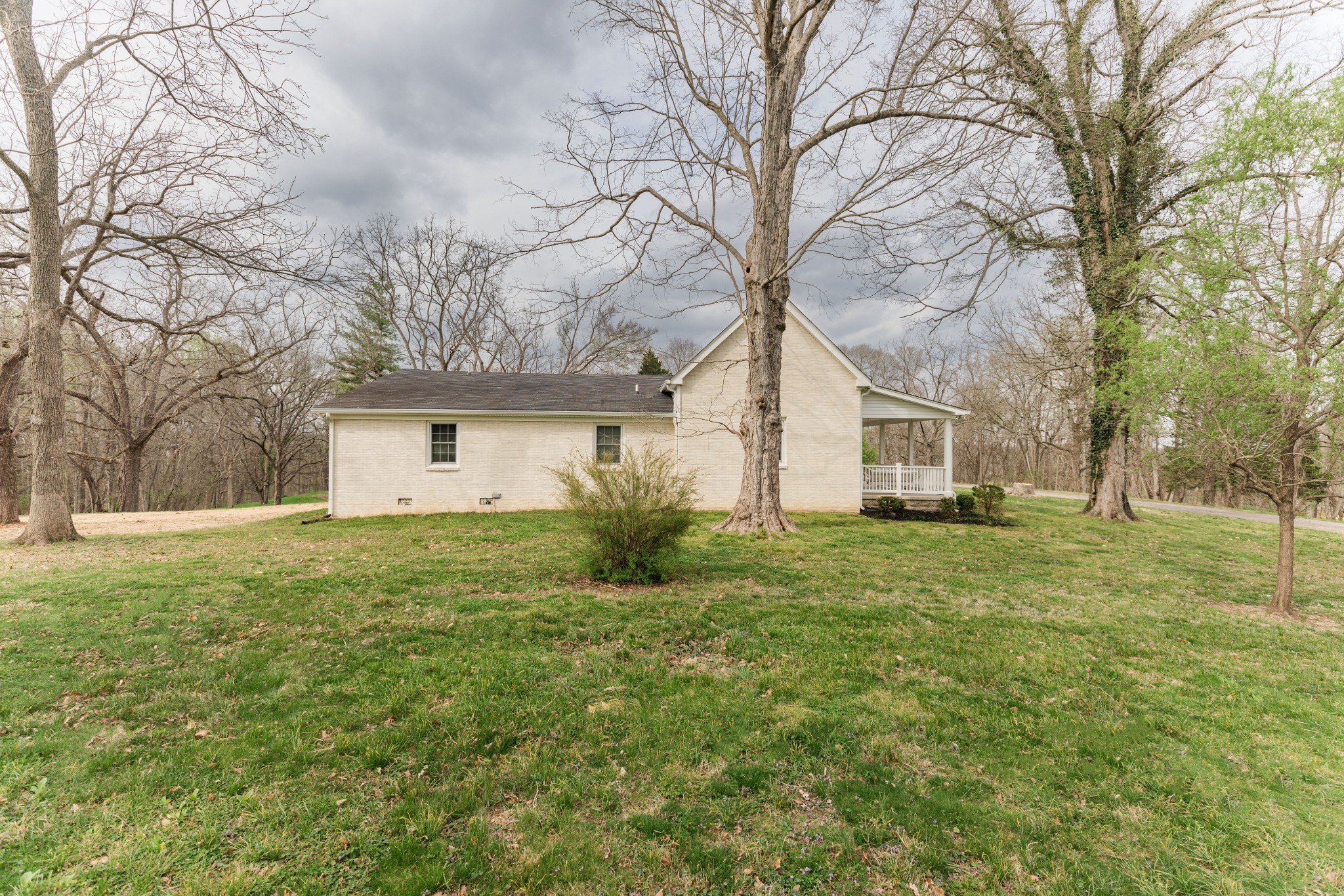 130 Kinneys School Road Springfield, TN 37172 - Photo 4 of 19 a view of a yard with a house