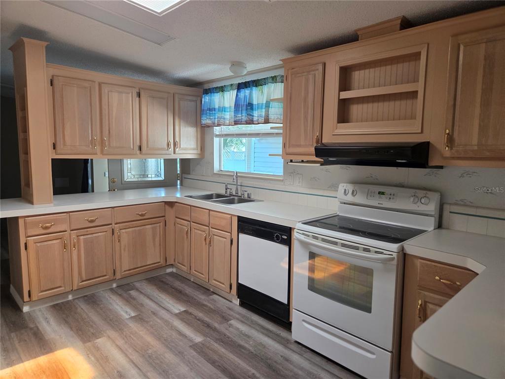 3224 Manatee Road Tavares, FL 32778 - Photo 7 of 27