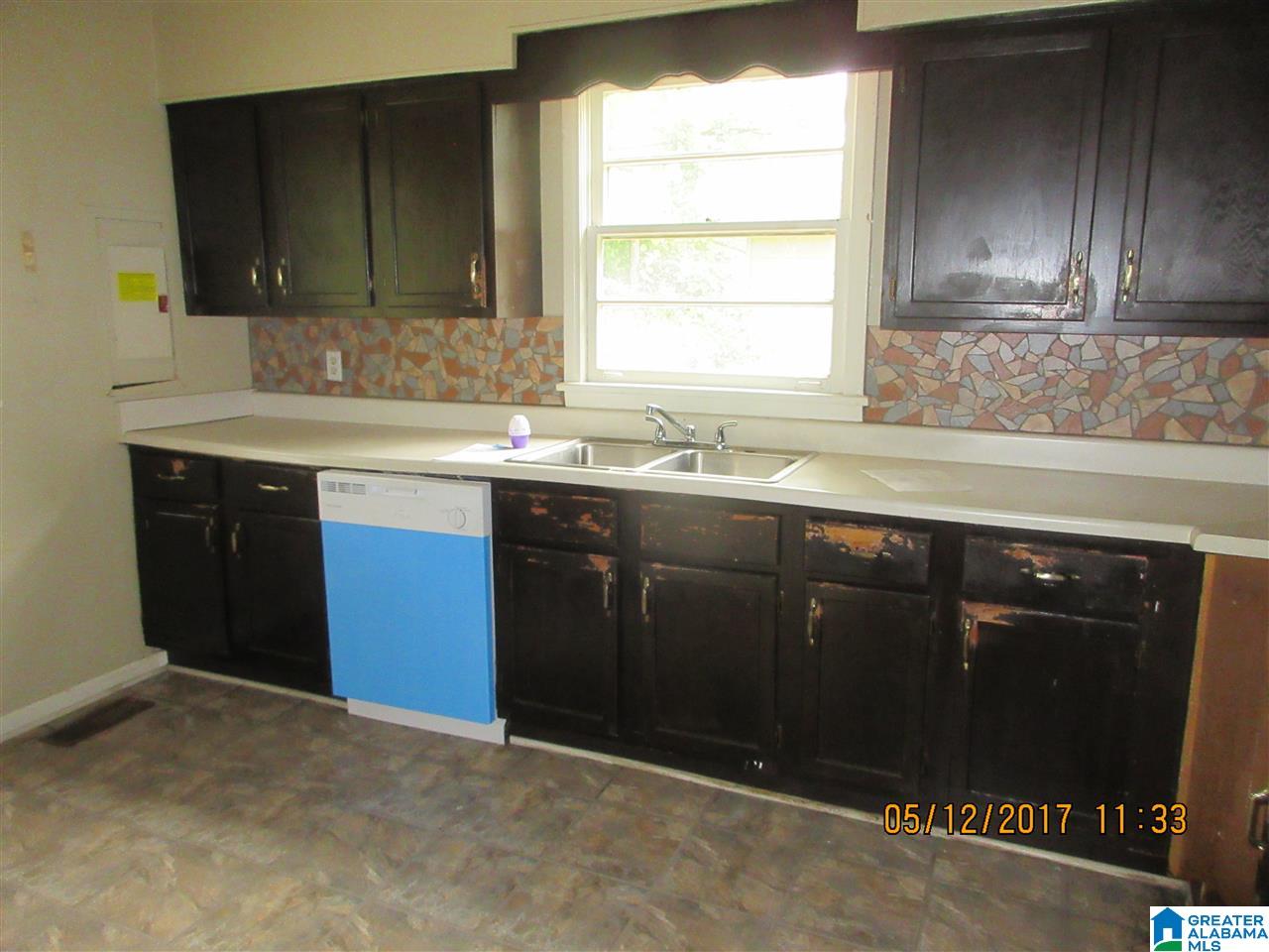 943 Rutledge Drive Fairfield, AL 35064 - Photo 6 of 10