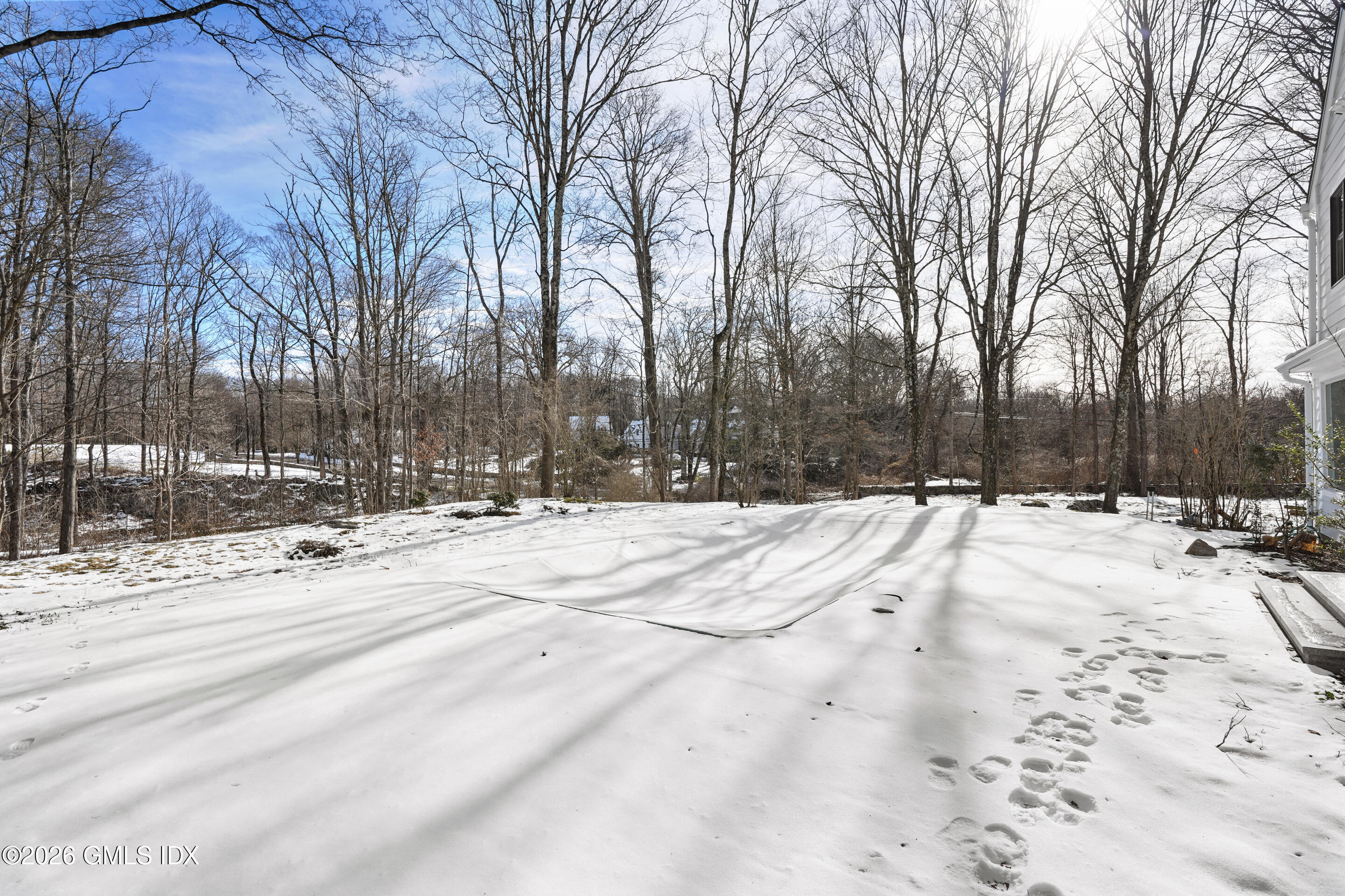 403 Stanwich Road Greenwich, CT 06830 - Photo 30 of 32 flat yard