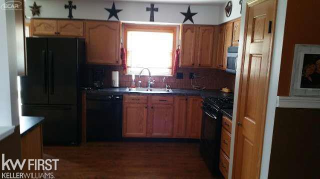 10085 Cole Road Durand, MI 48429 - Photo 27 of 42 21118523-28.JPG