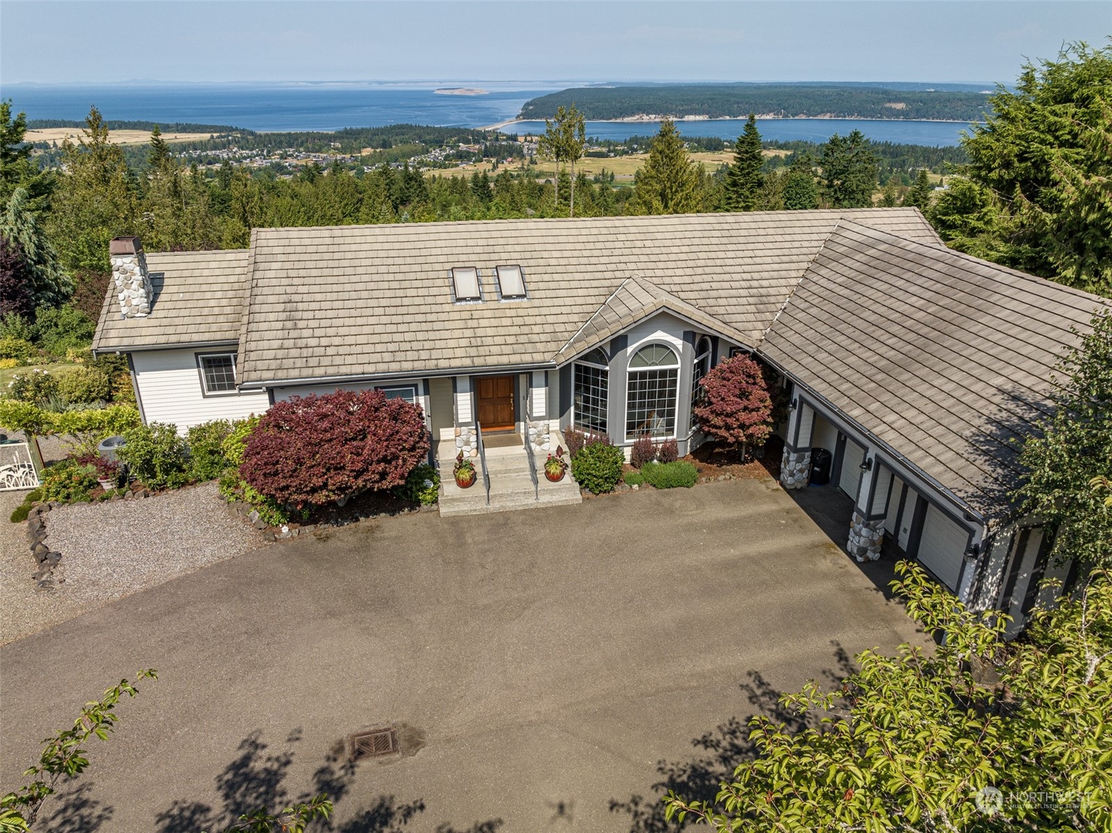 131 Hawks Way Sequim, WA 98382 - Photo 2 of 40 Gallery Image 2