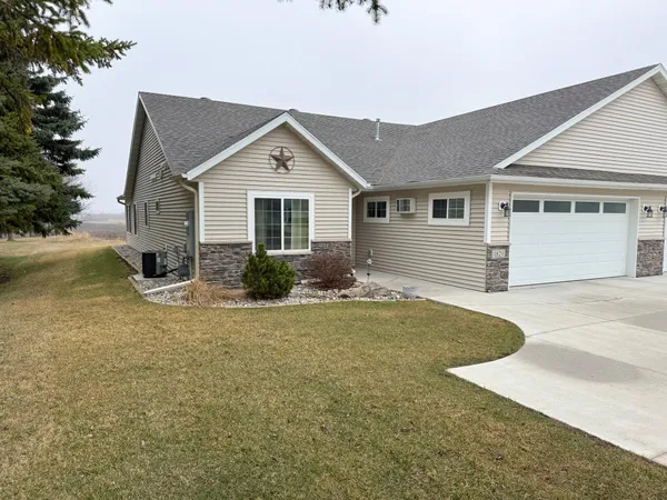 $359,900 | 1821 South Cascade Street, Fergus Falls, MN 56537