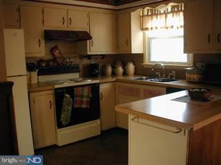 265 County Road 539 Cream Ridge, NJ 08514 - Photo 3 of 6