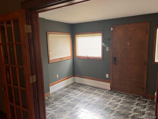 21214 Middlebelt Road Farmington Hills, MI 48336 - Photo 2 of 29