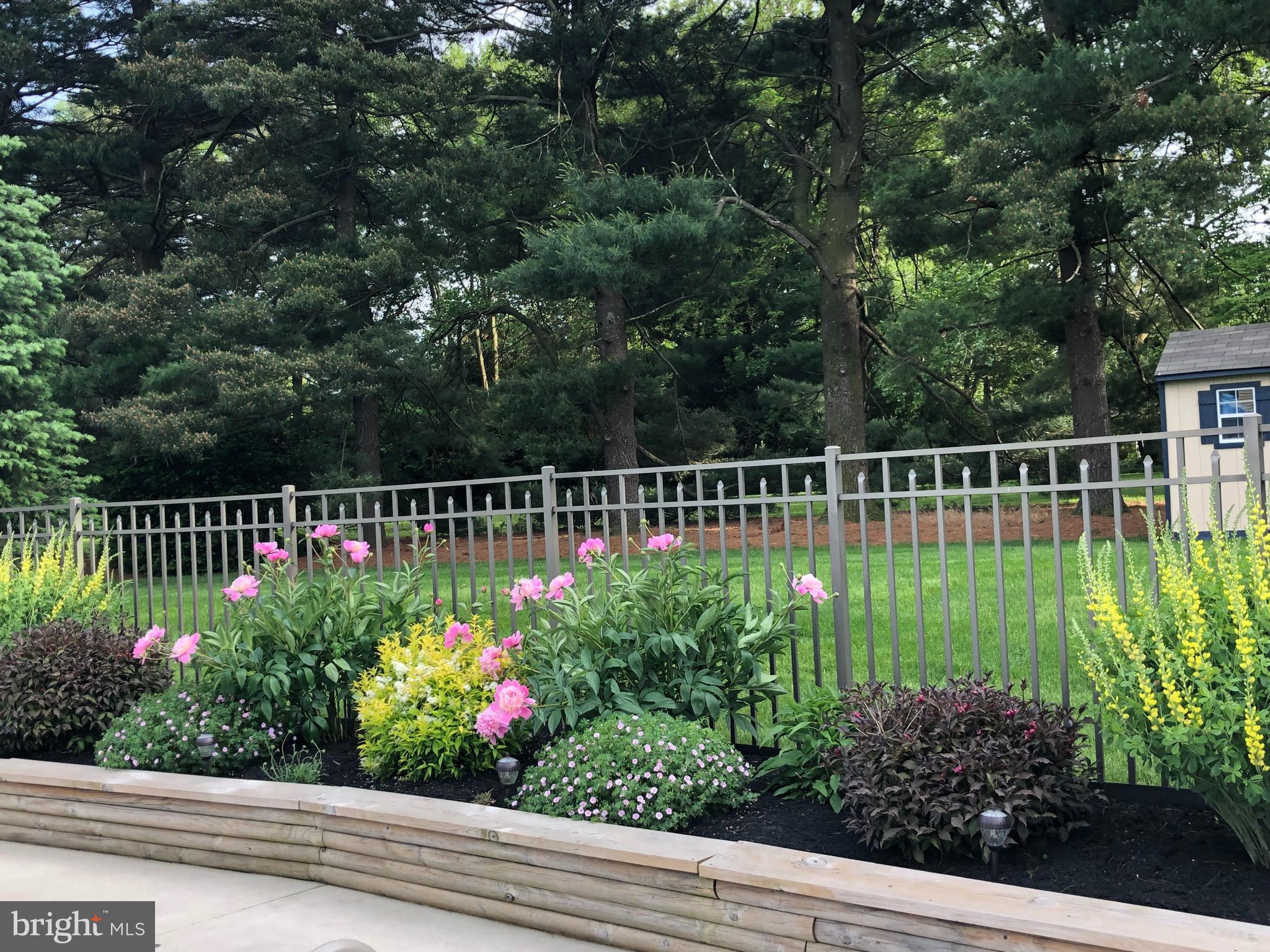 318 Portland Place Lititz, PA 17543 - Photo 10 of 39 a view of a garden