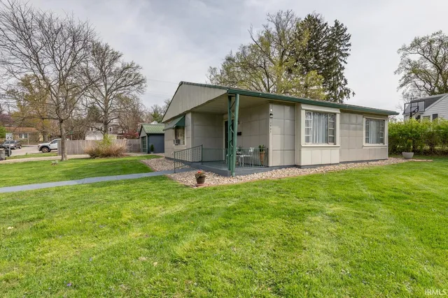 $419,500 | 1901 East Maxwell Lane, Bloomington, IN 47401