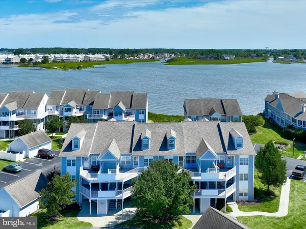 $434,000 | 30384 Crowley Drive, Unit 605, Ocean View, DE 19970