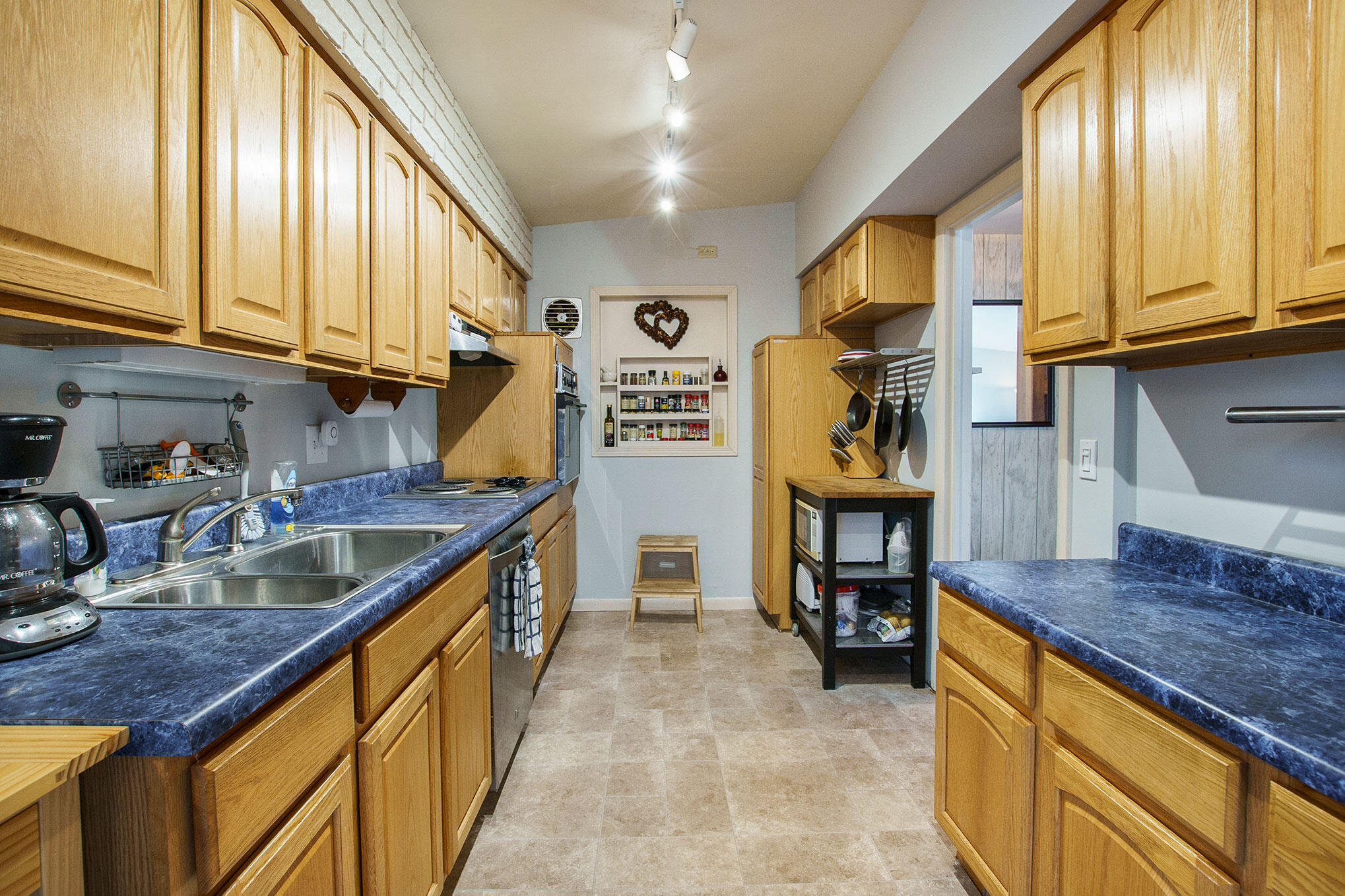 3077 Coolidge Road Muskegon, MI 49441 - Photo 5 of 27 DSC09229