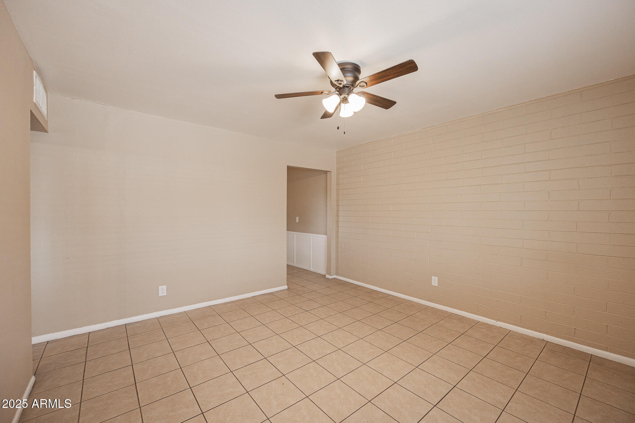 1915 North 26th Place, Unit 3 Phoenix, AZ 85008 - Photo 5 of 18 B33A0420