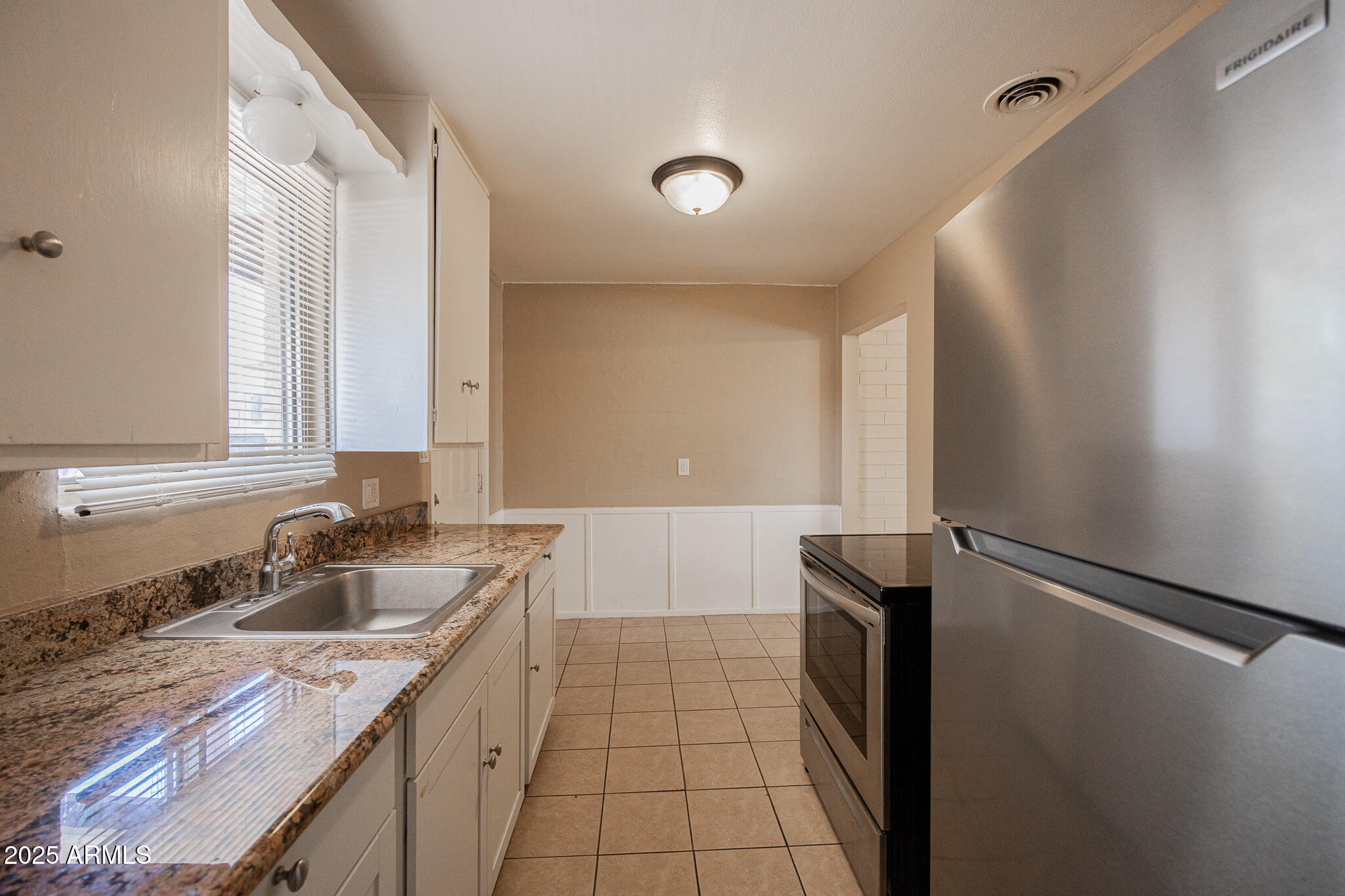 1915 North 26th Place, Unit 3 Phoenix, AZ 85008 - Photo 10 of 18 B33A0425