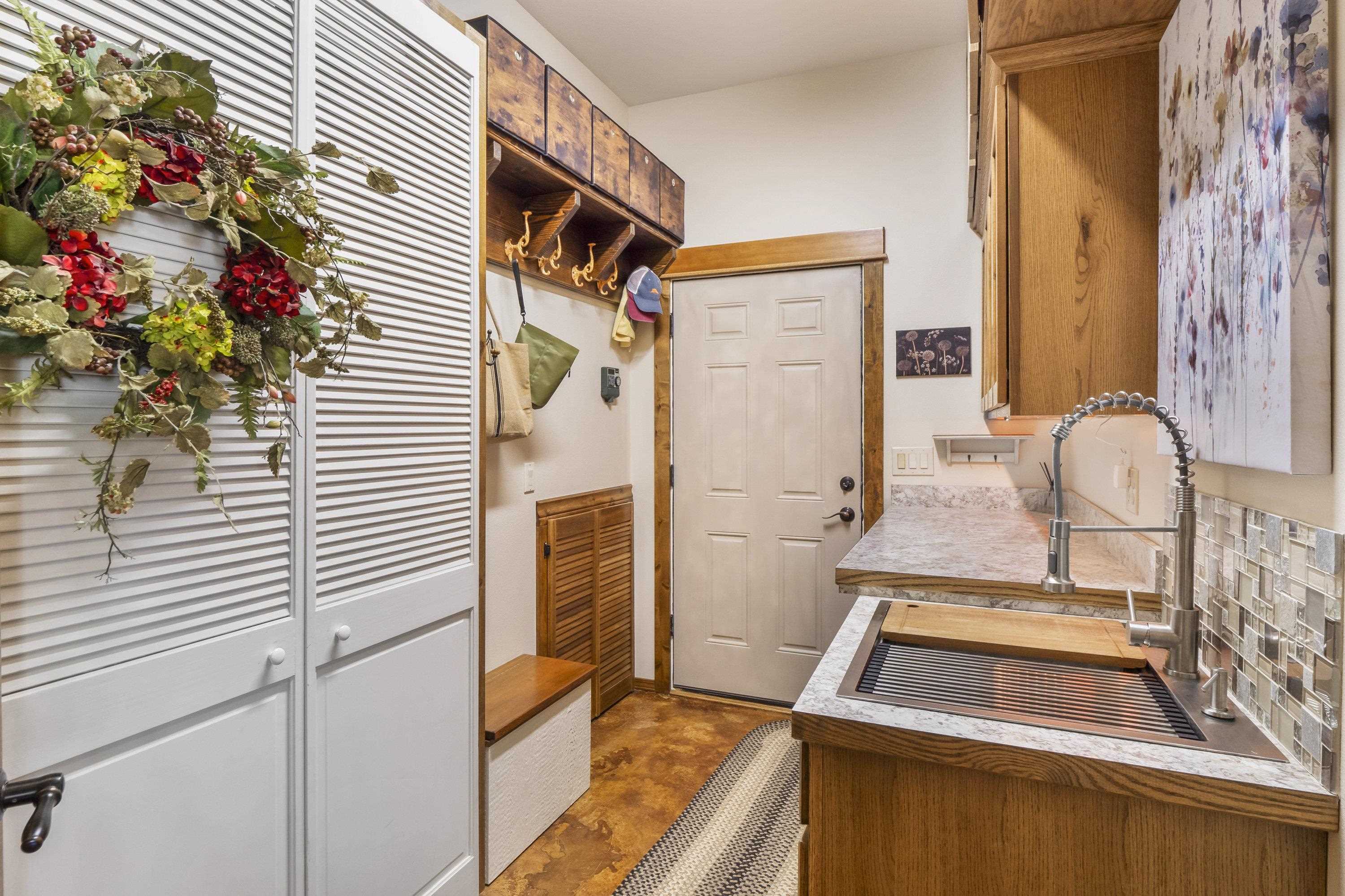41899 Robert Road Loon Lake, WA 99148 - Photo 3 of 47 Gallery Image 3
