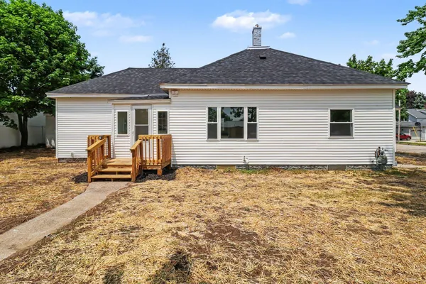 $239,900 | 311 North Lavinia Street, Ludington, MI 49431