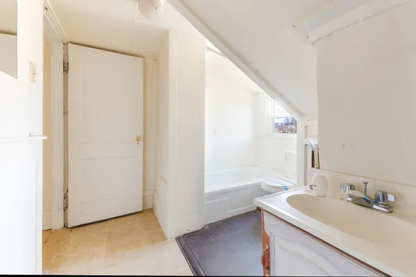 $149,000 | 76 Fish Street, Thomaston, ME 04861