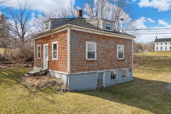 $149,000 | 76 Fish Street, Thomaston, ME 04861