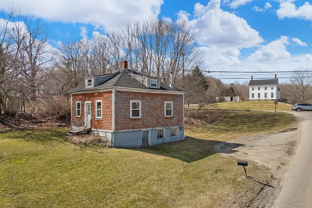 $159,000 | 76 Fish Street, Thomaston, ME 04861