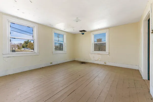 $149,000 | 76 Fish Street, Thomaston, ME 04861