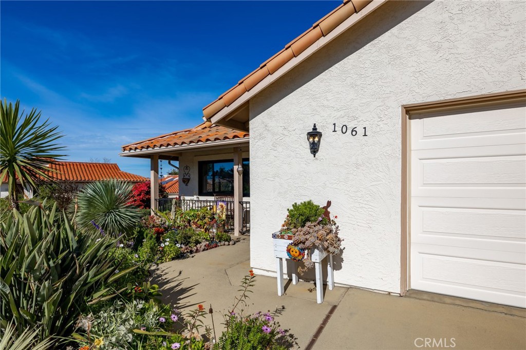 1061 Ridge Heights Drive Fallbrook, CA 92028 - Photo 4 of 64