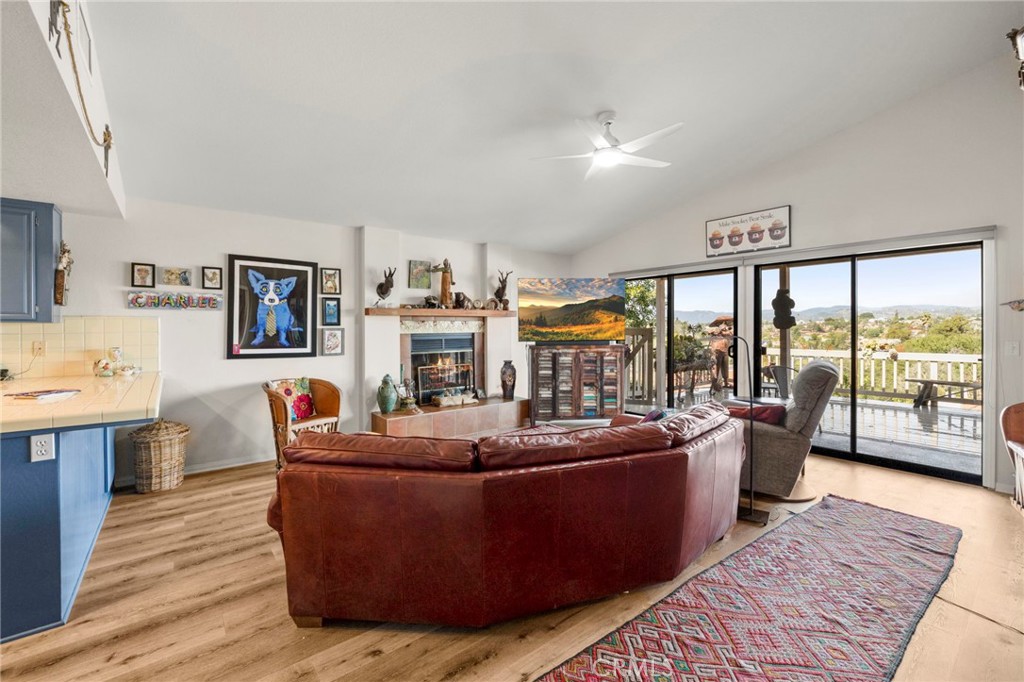 1061 Ridge Heights Drive Fallbrook, CA 92028 - Photo 7 of 64