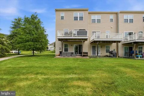 $390,000 | 244 MacDonald Avenue, Unit 16, Wyncote, PA 19095
