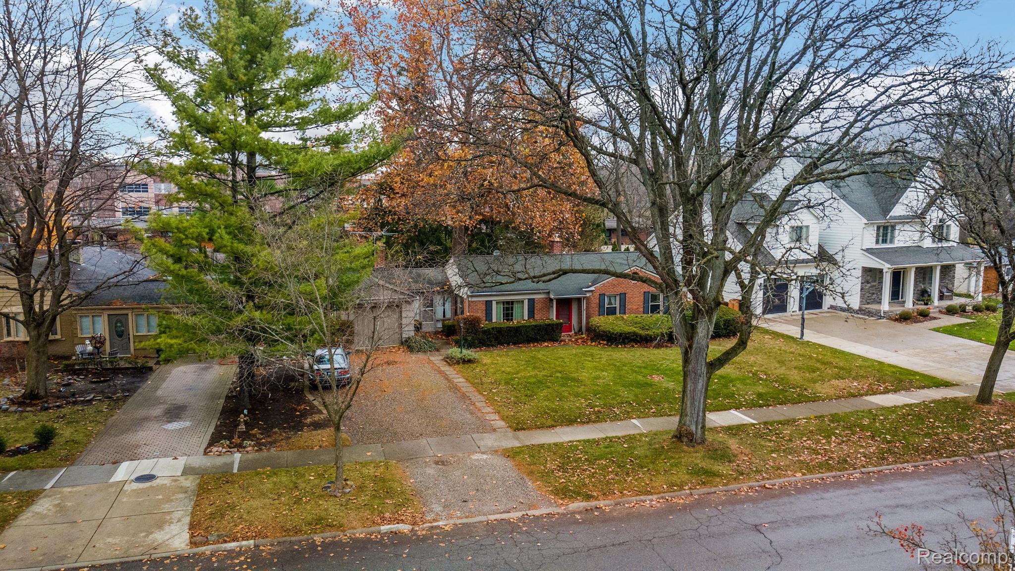 1921 Derby Road Birmingham, MI 48009 - Photo 6 of 22 Gallery Image 6
