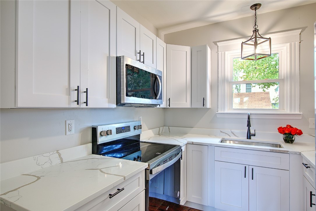 126 Windsor Road Pawtucket, RI 02861 - Photo 11 of 21