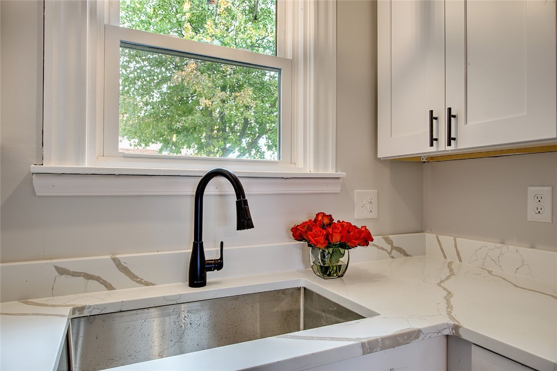 126 Windsor Road Pawtucket, RI 02861 - Photo 12 of 21