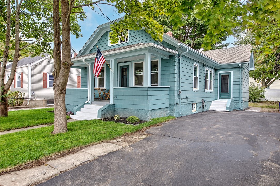 126 Windsor Road Pawtucket, RI 02861 - Photo 3 of 21