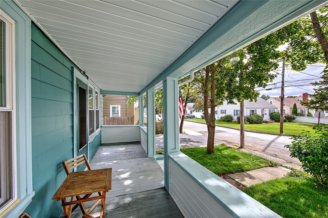 126 Windsor Road Pawtucket, RI 02861 - Photo 4 of 21