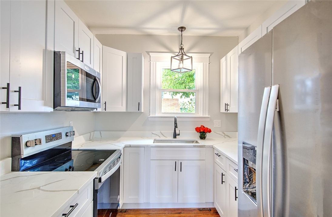 126 Windsor Road Pawtucket, RI 02861 - Photo 10 of 21