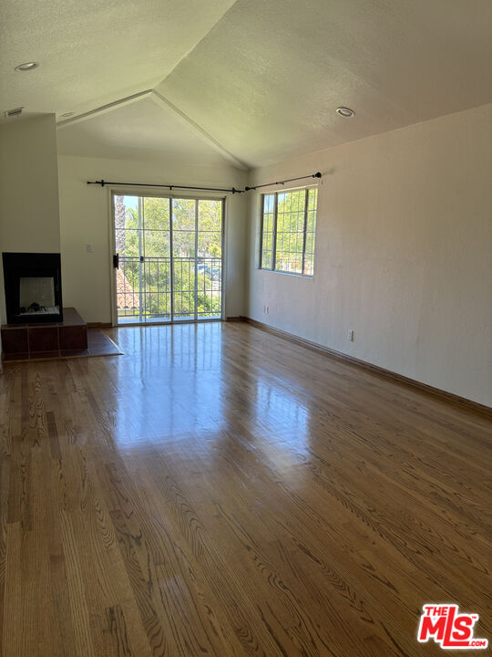 1631 South Point View Street Los Angeles, CA 90035 - Photo 15 of 16