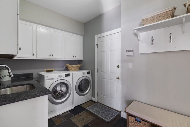3111 Turnberry Road St. Charles, IL 60174 - Photo 15 of 34 a utility room with sink dryer and washer