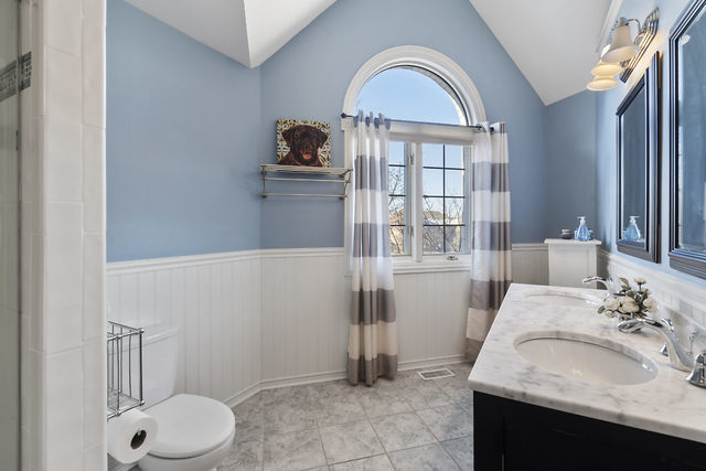 3111 Turnberry Road St. Charles, IL 60174 - Photo 23 of 34 a bathroom with a sink and a mirror