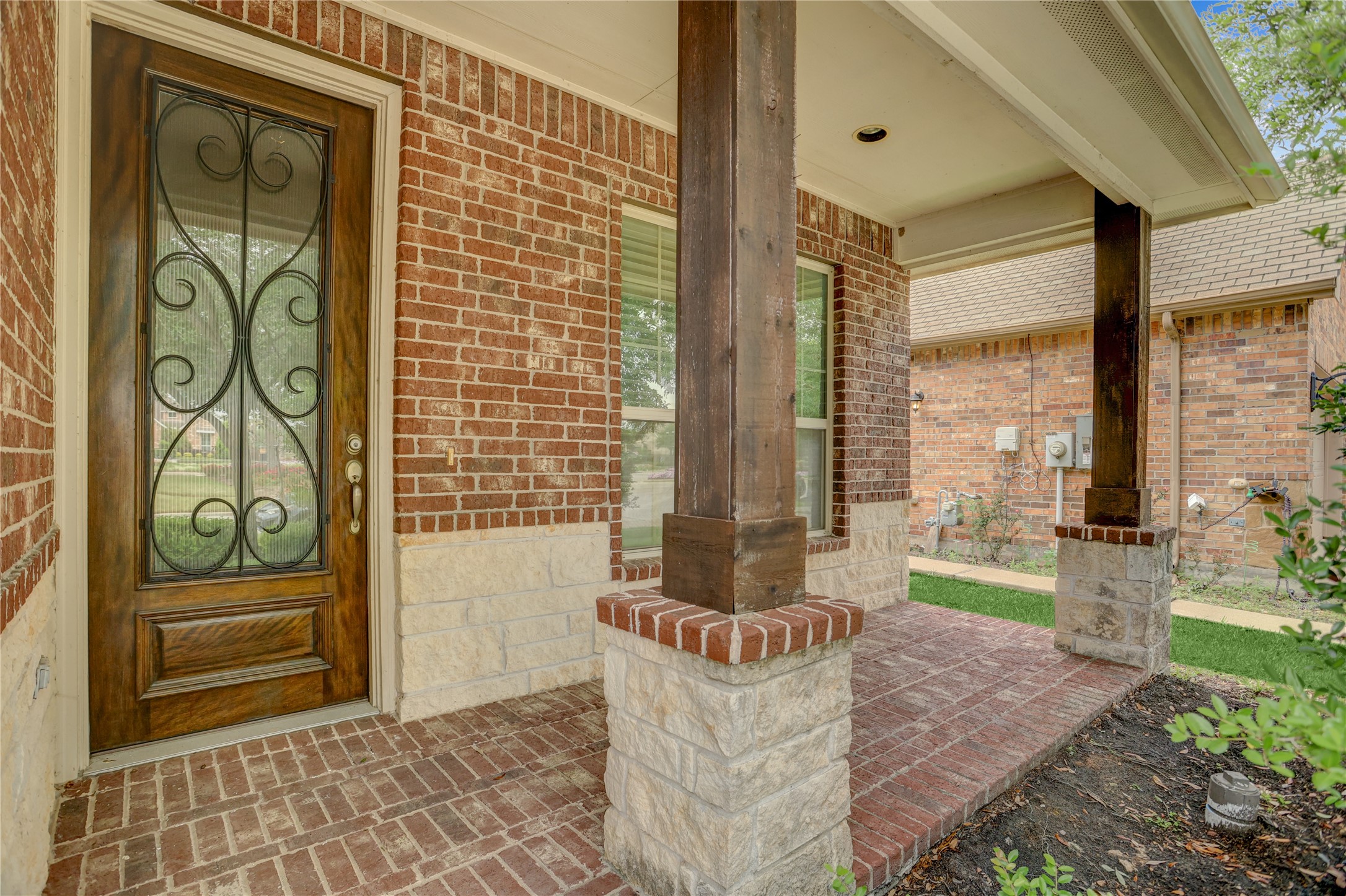 606 Sabinal Street Webster, TX 77598 - Photo 3 of 26