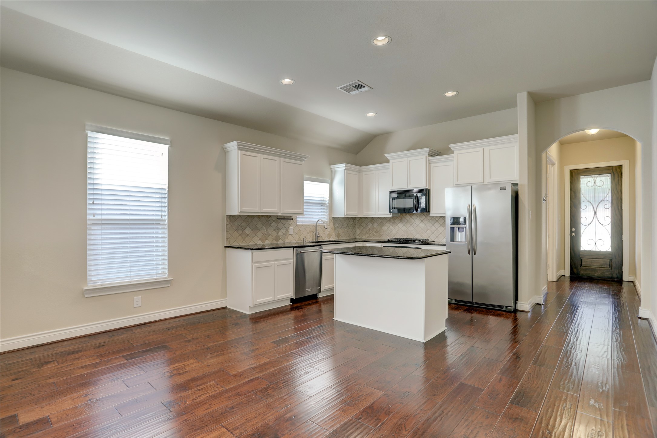 606 Sabinal Street Webster, TX 77598 - Photo 6 of 26