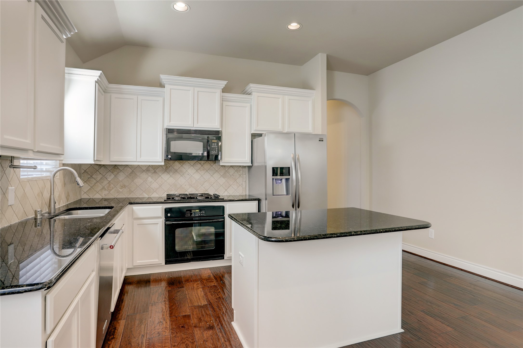 606 Sabinal Street Webster, TX 77598 - Photo 9 of 26