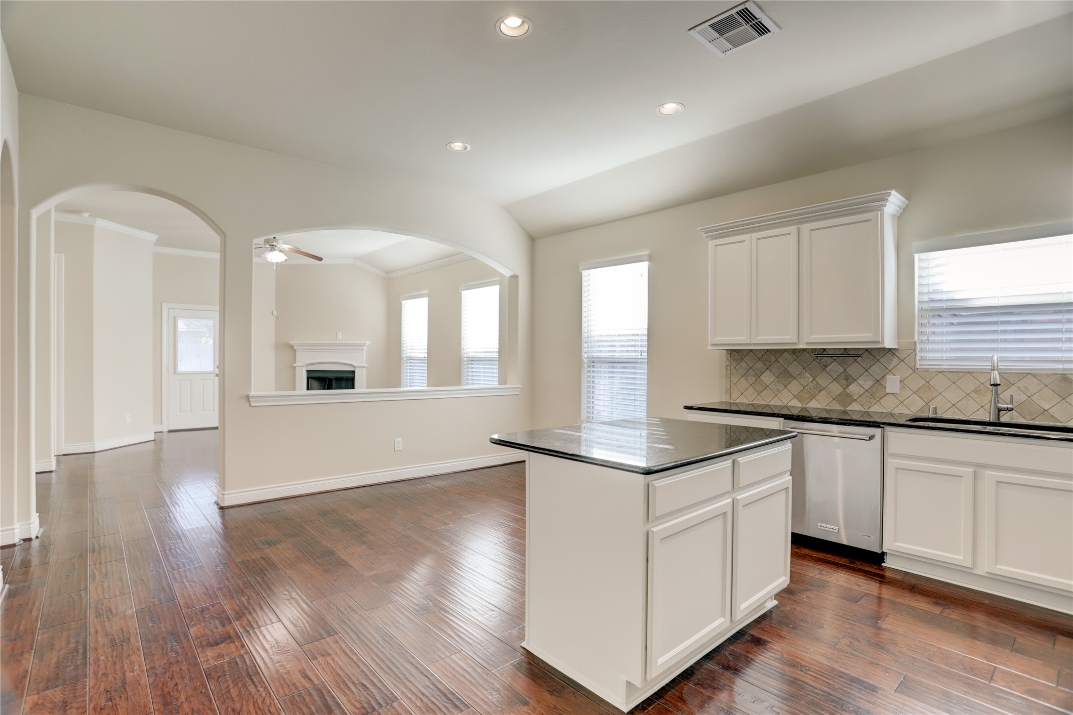 606 Sabinal Street Webster, TX 77598 - Photo 10 of 26