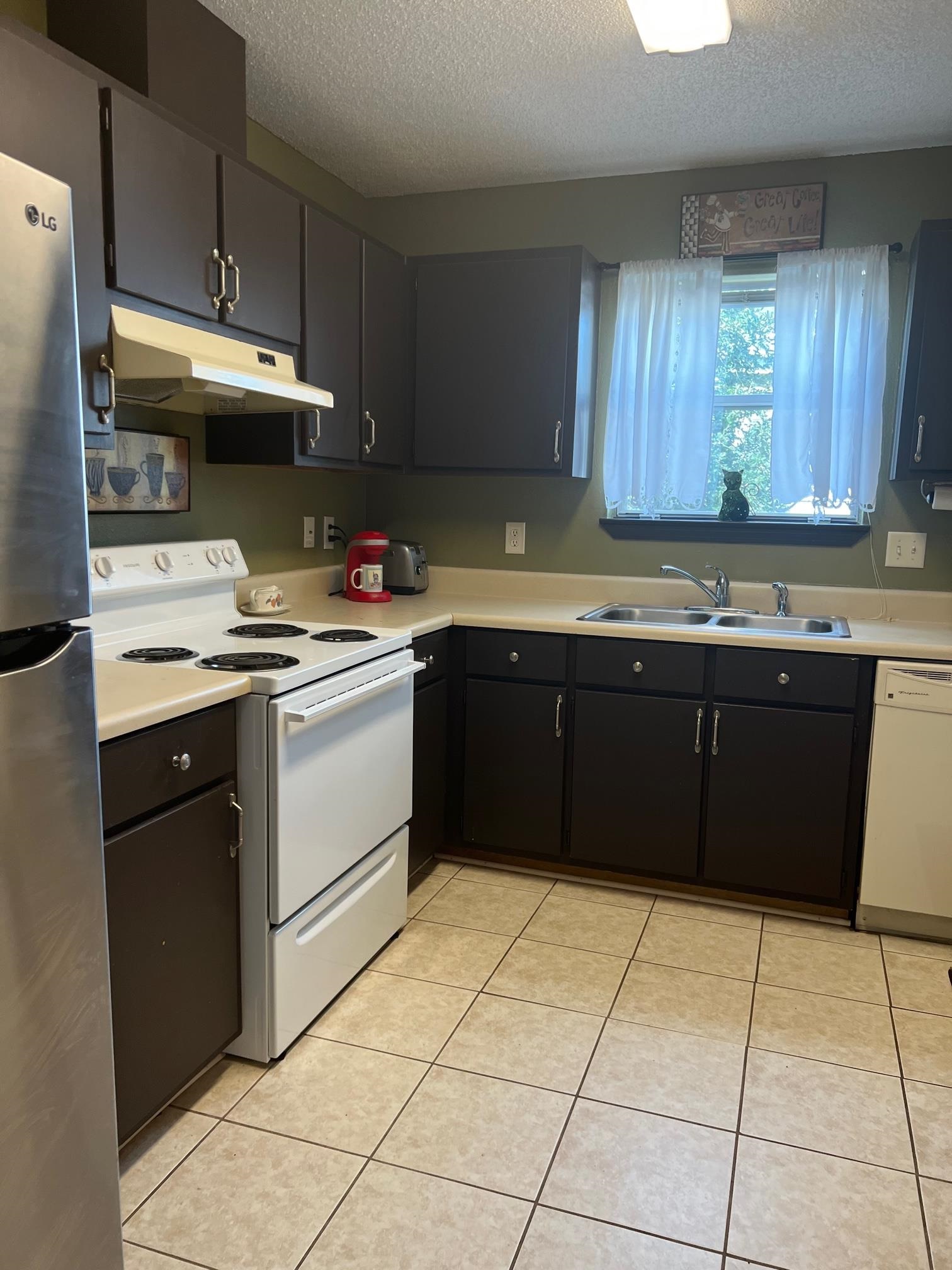 1526 Valencia Drive Lillian, AL 36549 - Photo 3 of 32