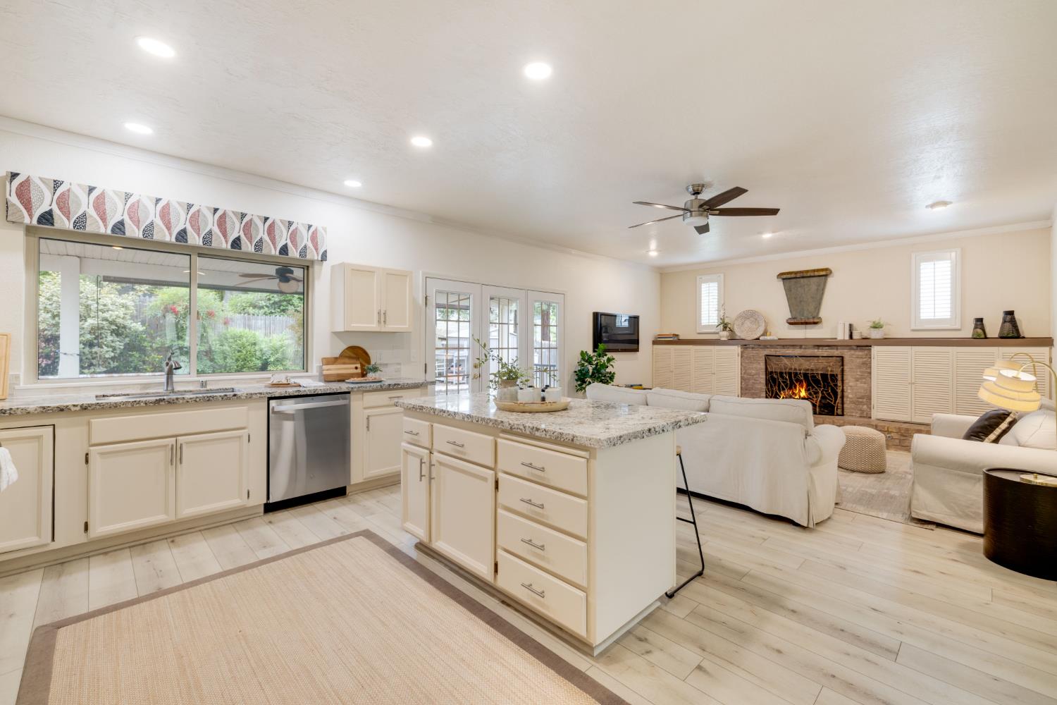 7118 Murdock Way Carmichael, CA 95608 - Photo 13 of 31