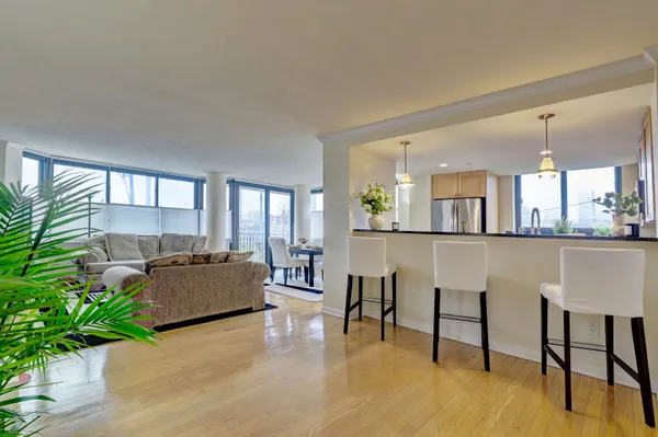 $775,000 | 700 Grove Street, Unit 3Q, Jersey City, NJ 07310