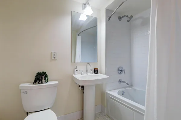 $775,000 | 700 Grove Street, Unit 3Q, Jersey City, NJ 07310