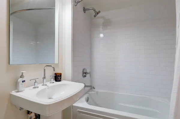$775,000 | 700 Grove Street, Unit 3Q, Jersey City, NJ 07310