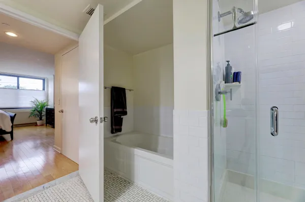 $775,000 | 700 Grove Street, Unit 3Q, Jersey City, NJ 07310