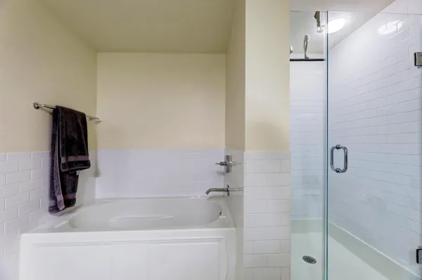 $775,000 | 700 Grove Street, Unit 3Q, Jersey City, NJ 07310