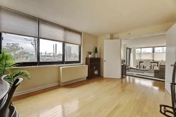 $775,000 | 700 Grove Street, Unit 3Q, Jersey City, NJ 07310