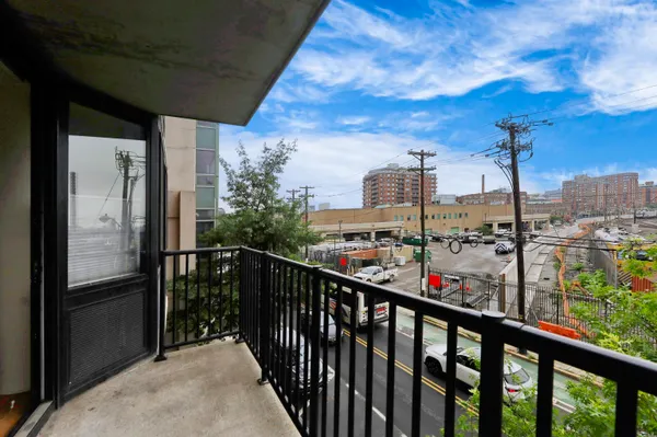 $775,000 | 700 Grove Street, Unit 3Q, Jersey City, NJ 07310