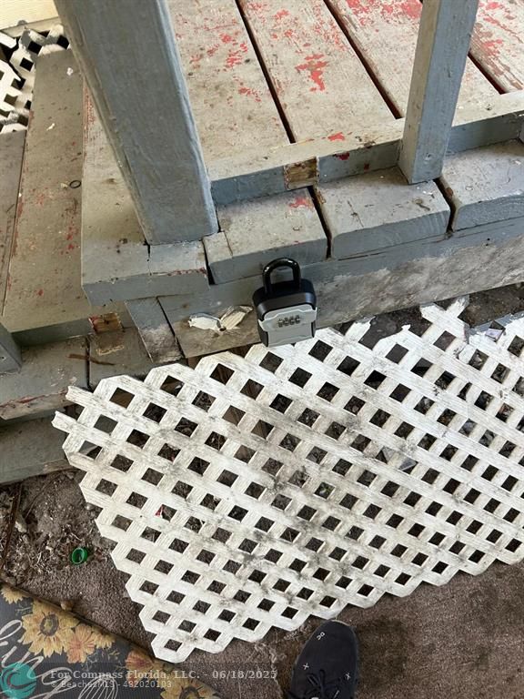 179 South Barfield Highway, Unit 1 Pahokee, FL 33476 - Photo 19 of 19 a backyard of a house